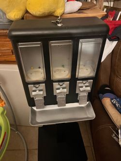 Candy dispenser