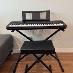 Yamaha PSR-E360 keyboard w/ stand and bench