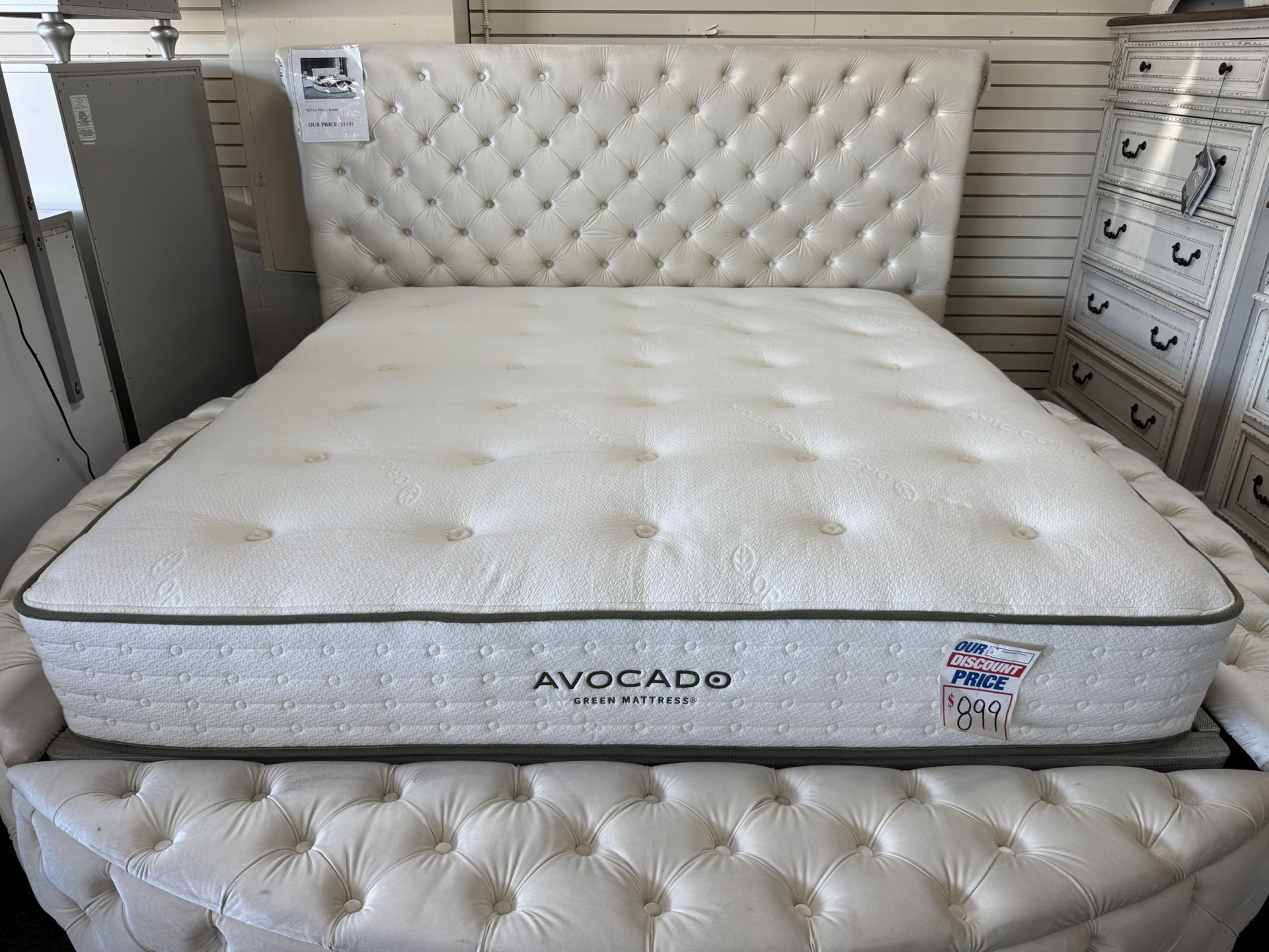 Avocado King Mattress. 🚚WE DELIVER🚚