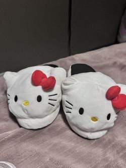 Universal Studios kids Hello Kitty Slippers