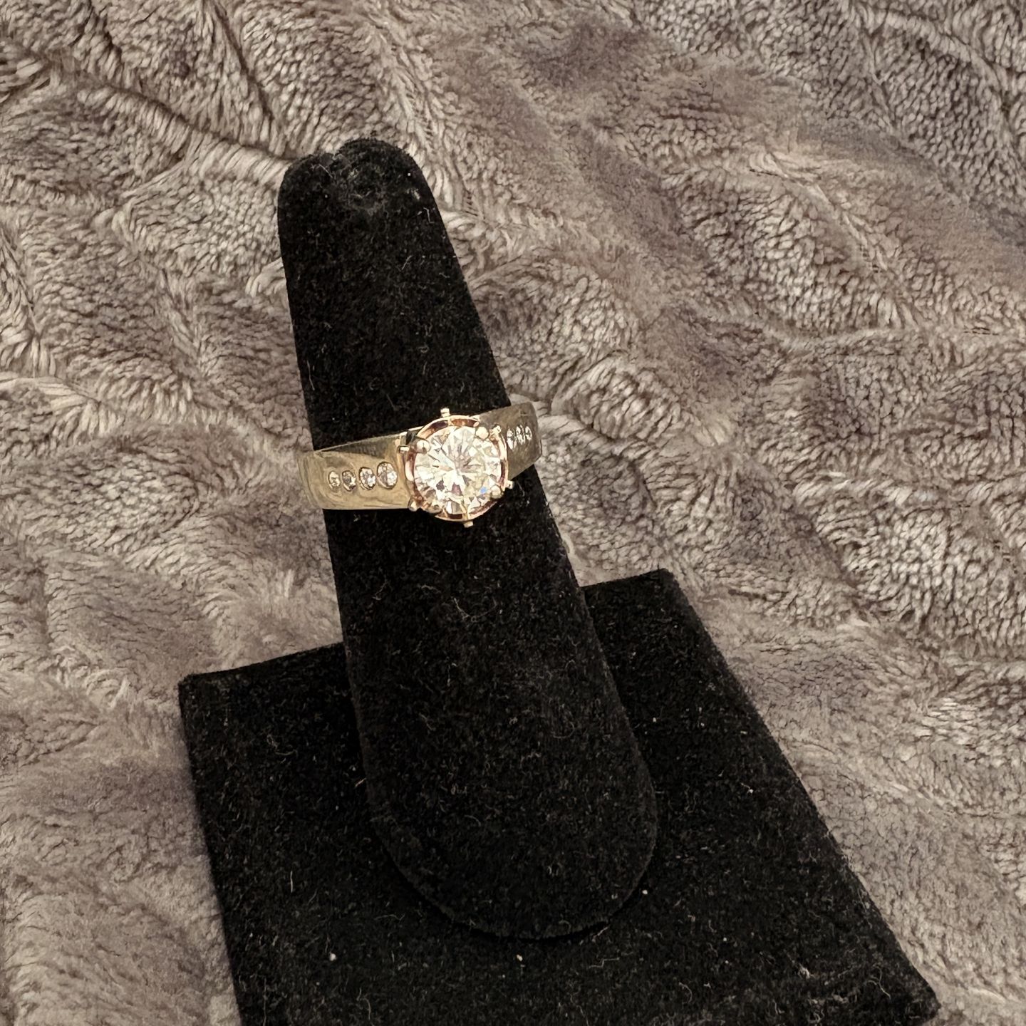 14k white gold engagement ring with 1ctw diamond