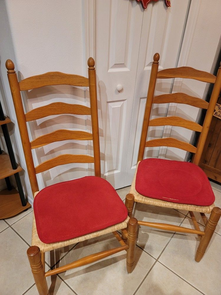 
Adorable country farm house wood chairs for kitchen table or a desk! 