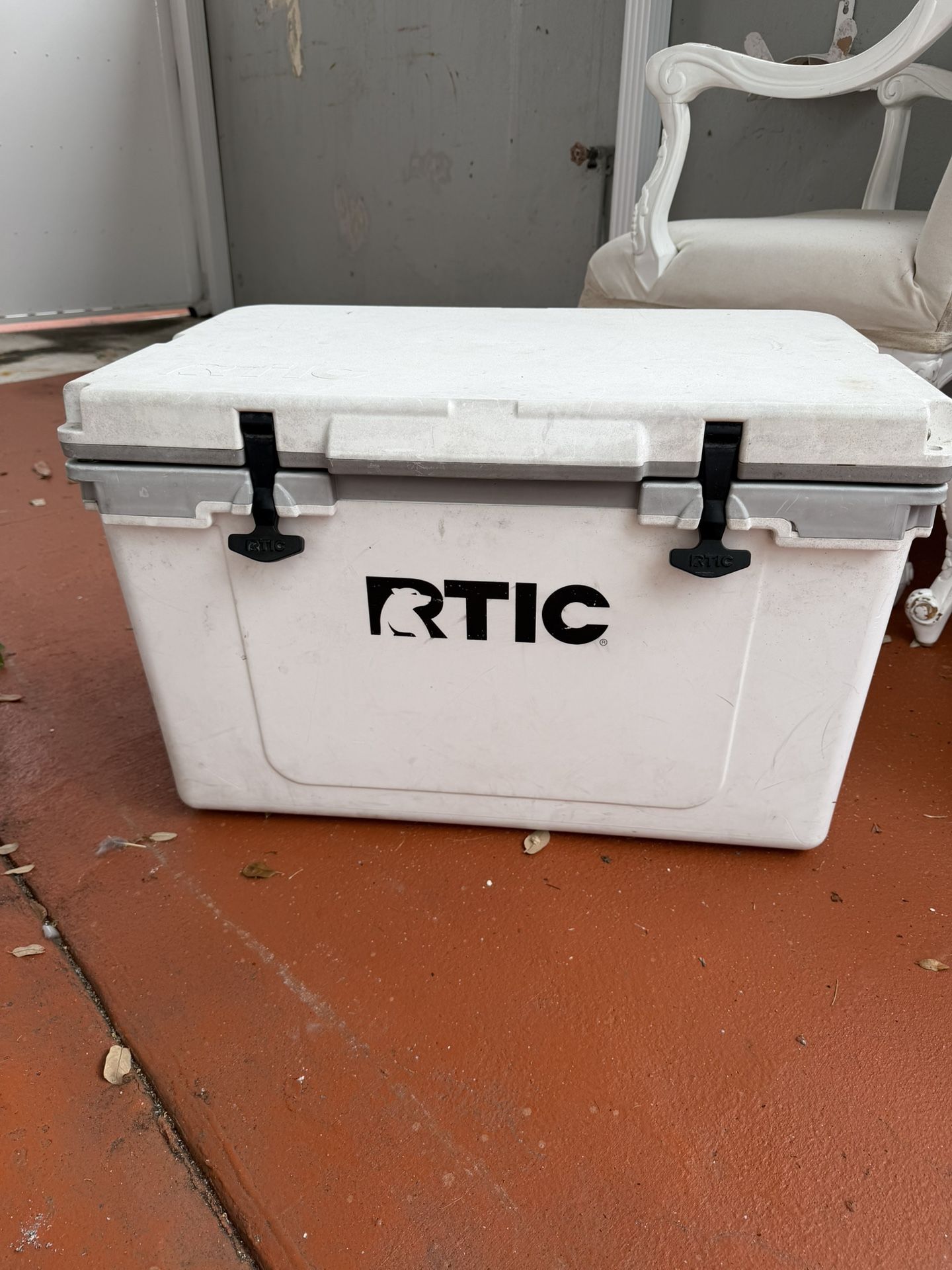 60 QUART ultra Tough ARTIC COOLER