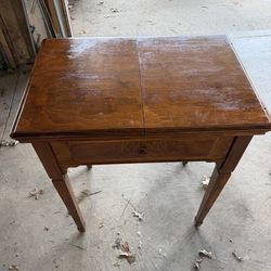 Vintage Singer Sewing Machine (1930) with Table – Entryway / Accent Piece