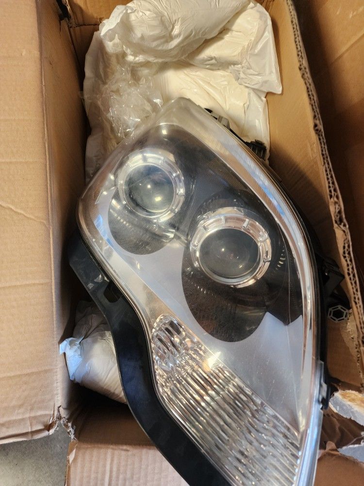 2007-2012 GMC ACADIA HEADLIGHTS