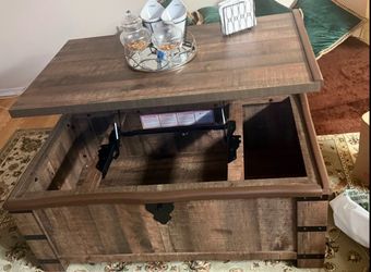 FREE | Coffee table and 2 side tables | FREE