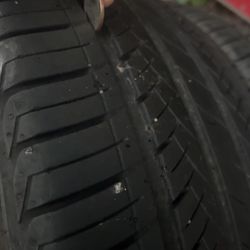 235/40 R19 