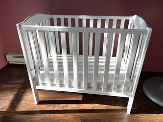 Dream on me 2 in 1 folding portable mini crib