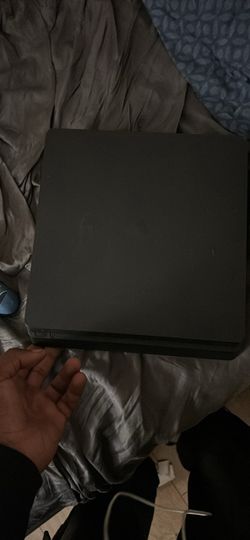 PS4 with 3 games