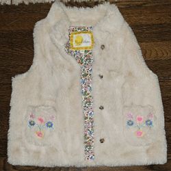 Girls Size 8/9 Year's Of Age Mini Boden Cream Colored Faux Fur Winter Vest