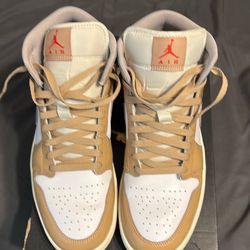Air Jordans 1 Mid size 11