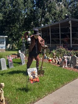 (New) Disney Haunted Mansion 6-ft Lighted Animatronic The Caretaker Grave Keeper