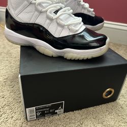  9 1/2 Authentic  Air Jordan 11 Retro 