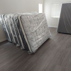 QUEEN PILLOW TOP MATTRESS SET WHIT BOX SPRING BRAND NEW ✅️ 