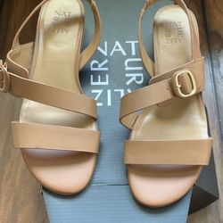 ✨ Naturalizer Sandals ✨