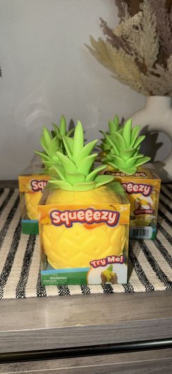 Pineapple Squishy Squeeezy