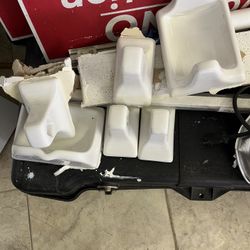 Porcelain bathroom fixtures