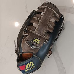 12" Mizuno Baseball Glove