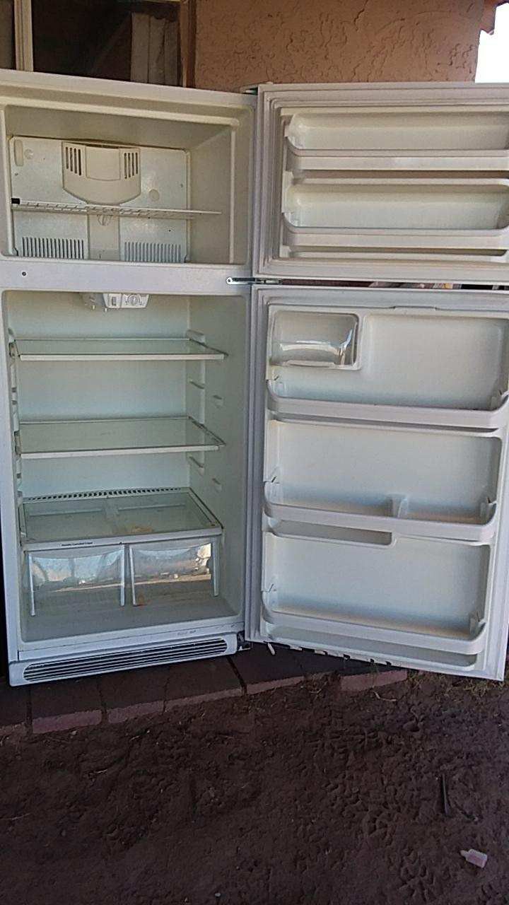 KENMORE Refrigerator