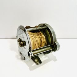 VINTAGE  - PHLUEGER ALPINE #2675F - FISHING REEL - Missing Handle