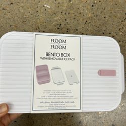 NWT Bento box with removable ice pack
