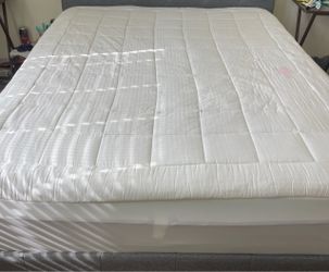 Queen mattress with topper and protector