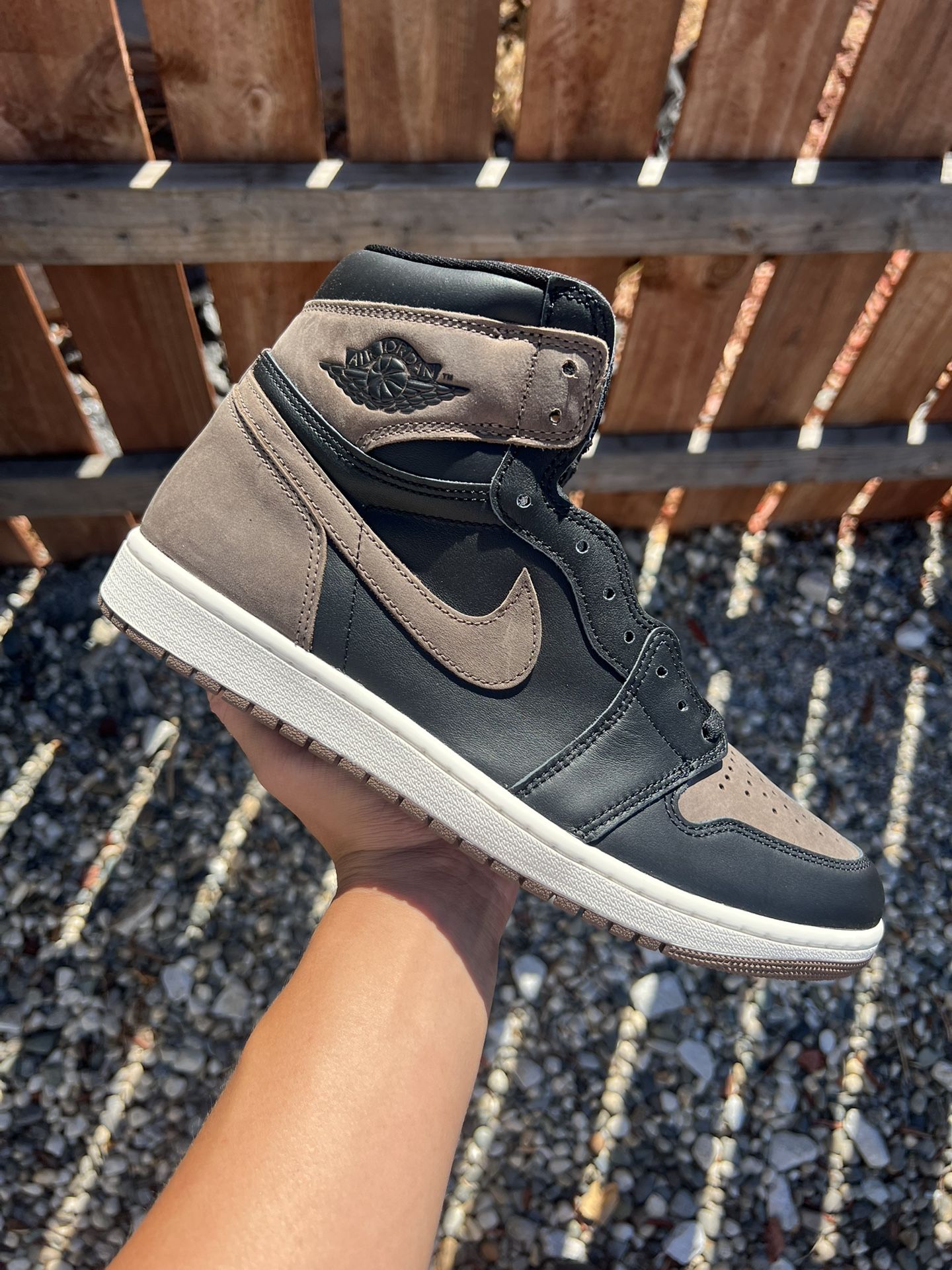 Jordan 1 High Palomino (Size 10)