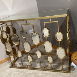 Gold And Mirror Stand 