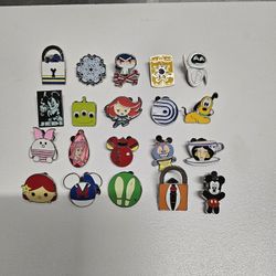 20 Disney trading pins lot set.Tradeable at all disney parks.