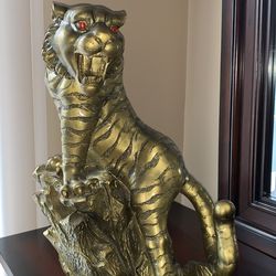 Chinese uphill tiger statue