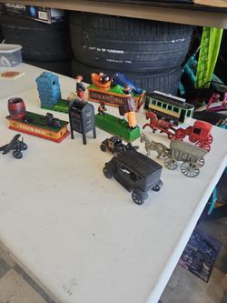 VINTAGE CAST IRON MONKEY BANK +other Toys