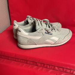 Reebok 8.5 Women’s