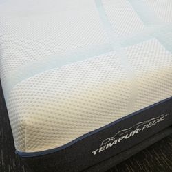 Tempur-Pedic LuxeAdapt 45% Off!!!!