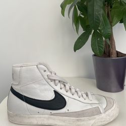 Nike Blazer Mid 77 White Black Leather Sneakers D07396-991 | Boy 7.5 | Women 9