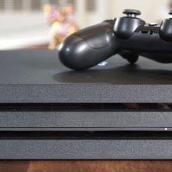 Ps4 2 Controllers With Some Games