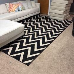 9 X 11 Rug Black And Cream Zig Zag Pattern 