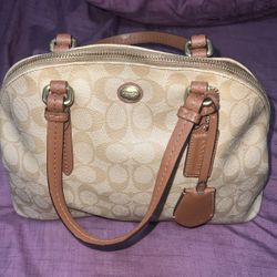 AUTHENTIC COACH BAG 