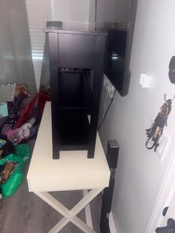 Vanity table