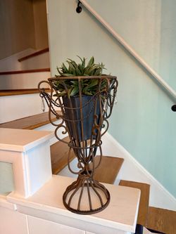 VINTAGE WROUGHT IRON PLANTER