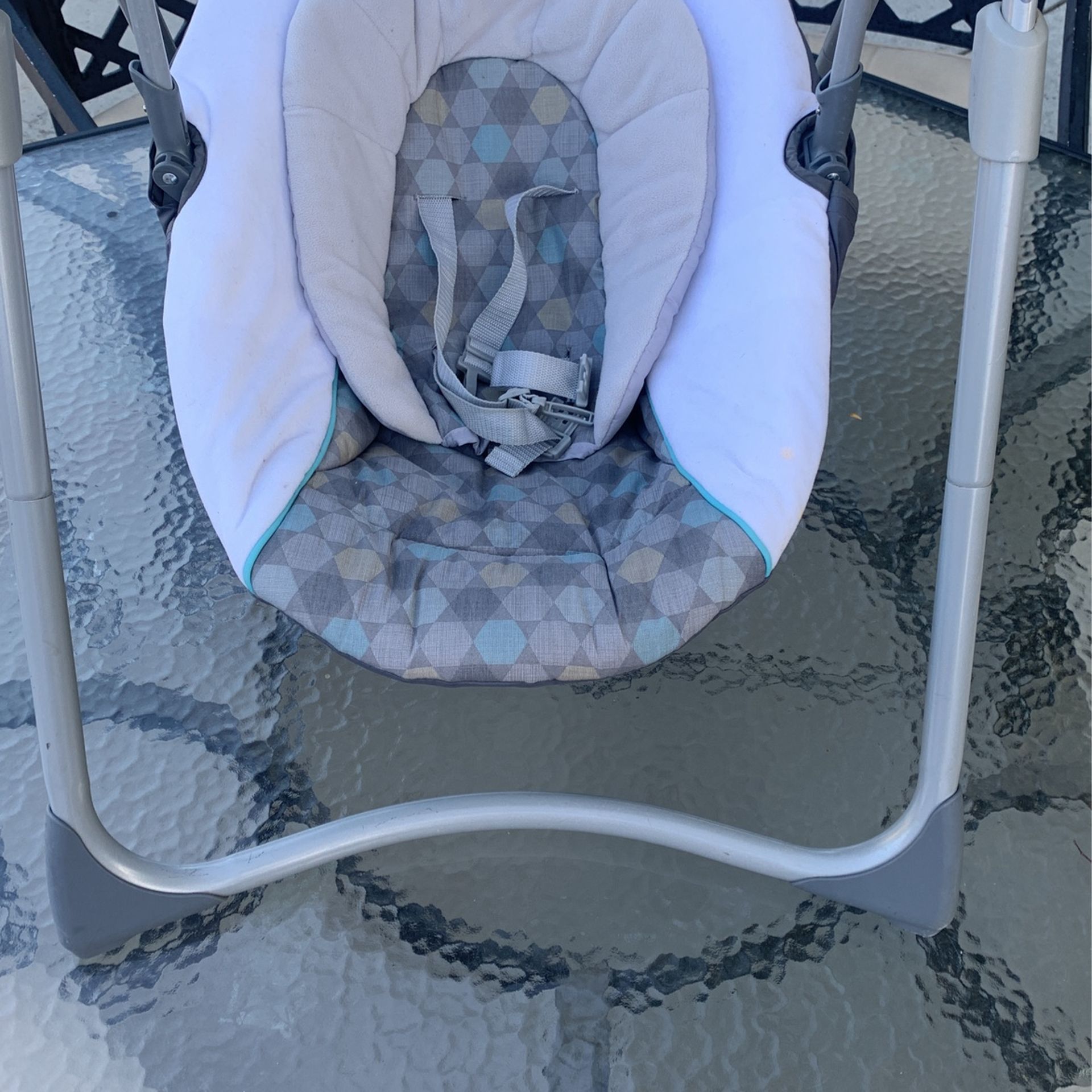 Infant Gracias Battery Swing 