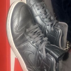 NIKE AIR JORDAN 1 Mids "Anti Gravity Machines