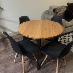 PICK UP TODAY DINING SET