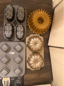 Cake pans (4)