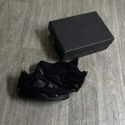 Black Cat Jordan 4