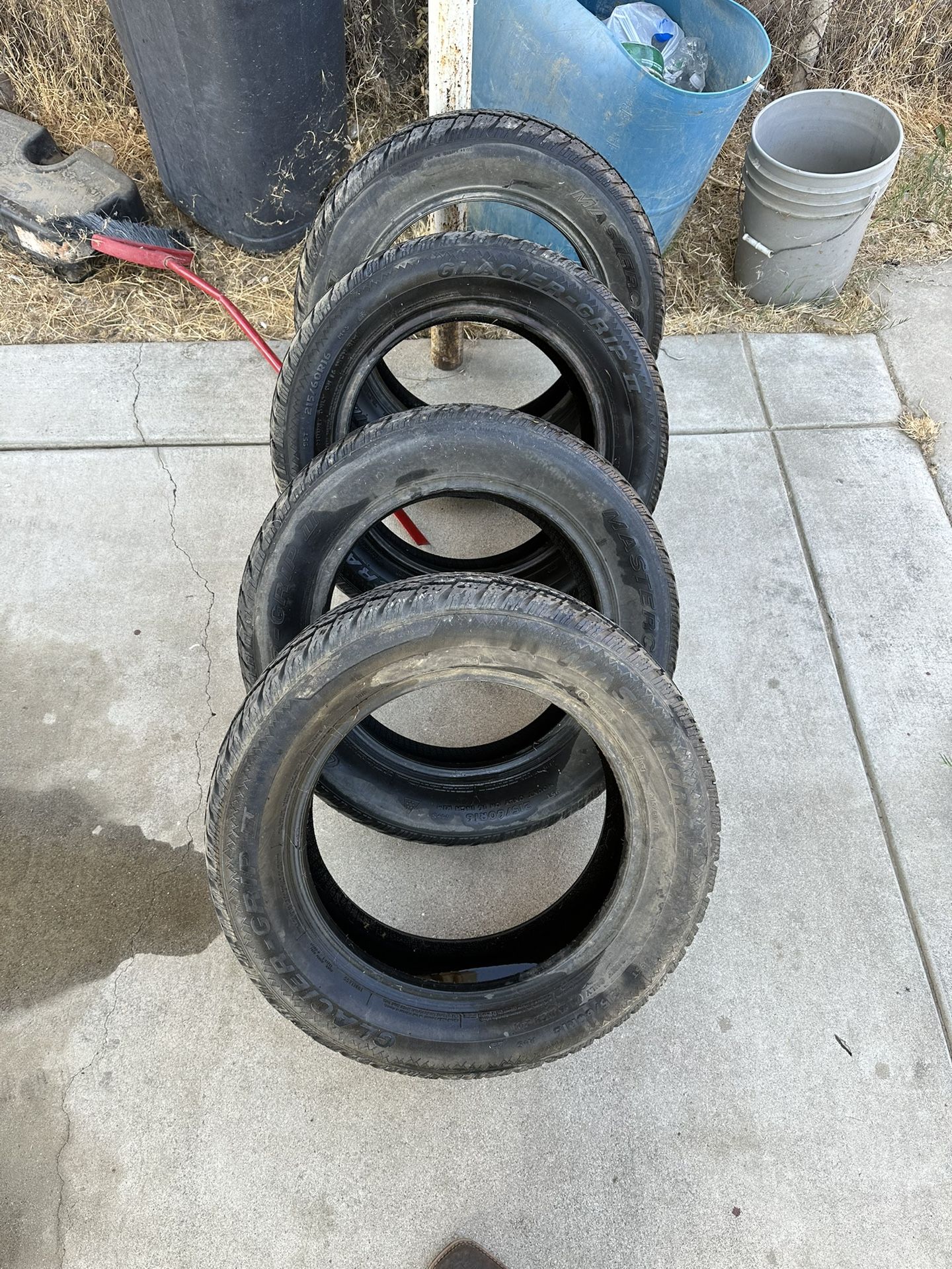 Tires 215/60R16