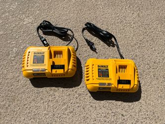 Dewalt 20V MAX Fan-Cooled Fast Charger $70 Each; $70 Cada Uno