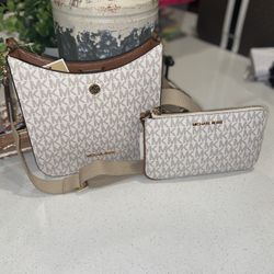 New Women’s Crossbody Michael Kors Authentic