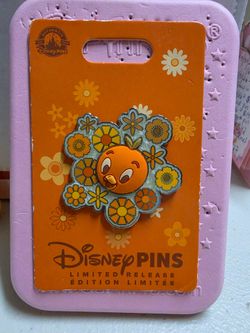 Limited Release Epcot Flower &Garden pin with Orange Bird