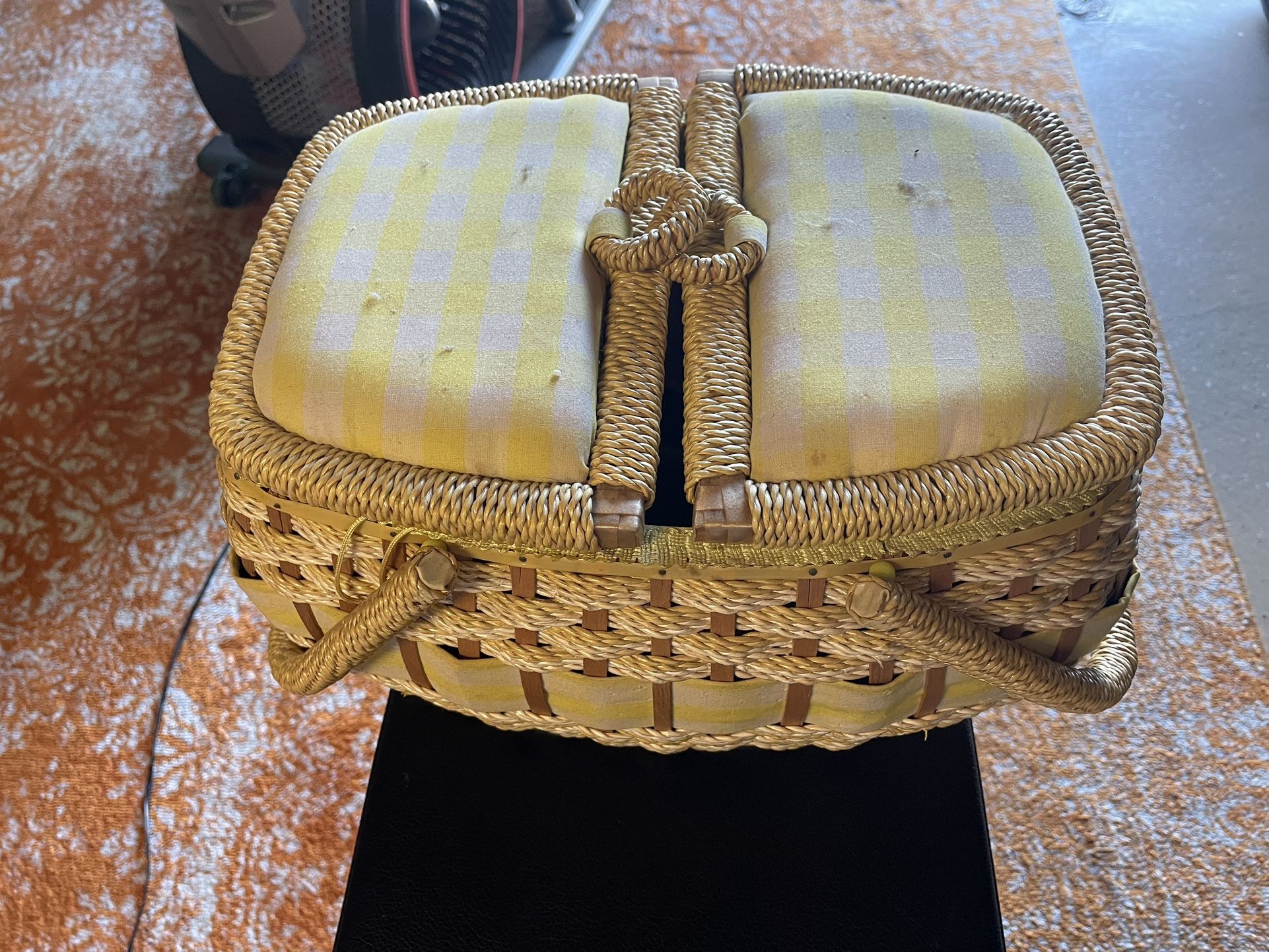 Free Vintage Sewing Kit