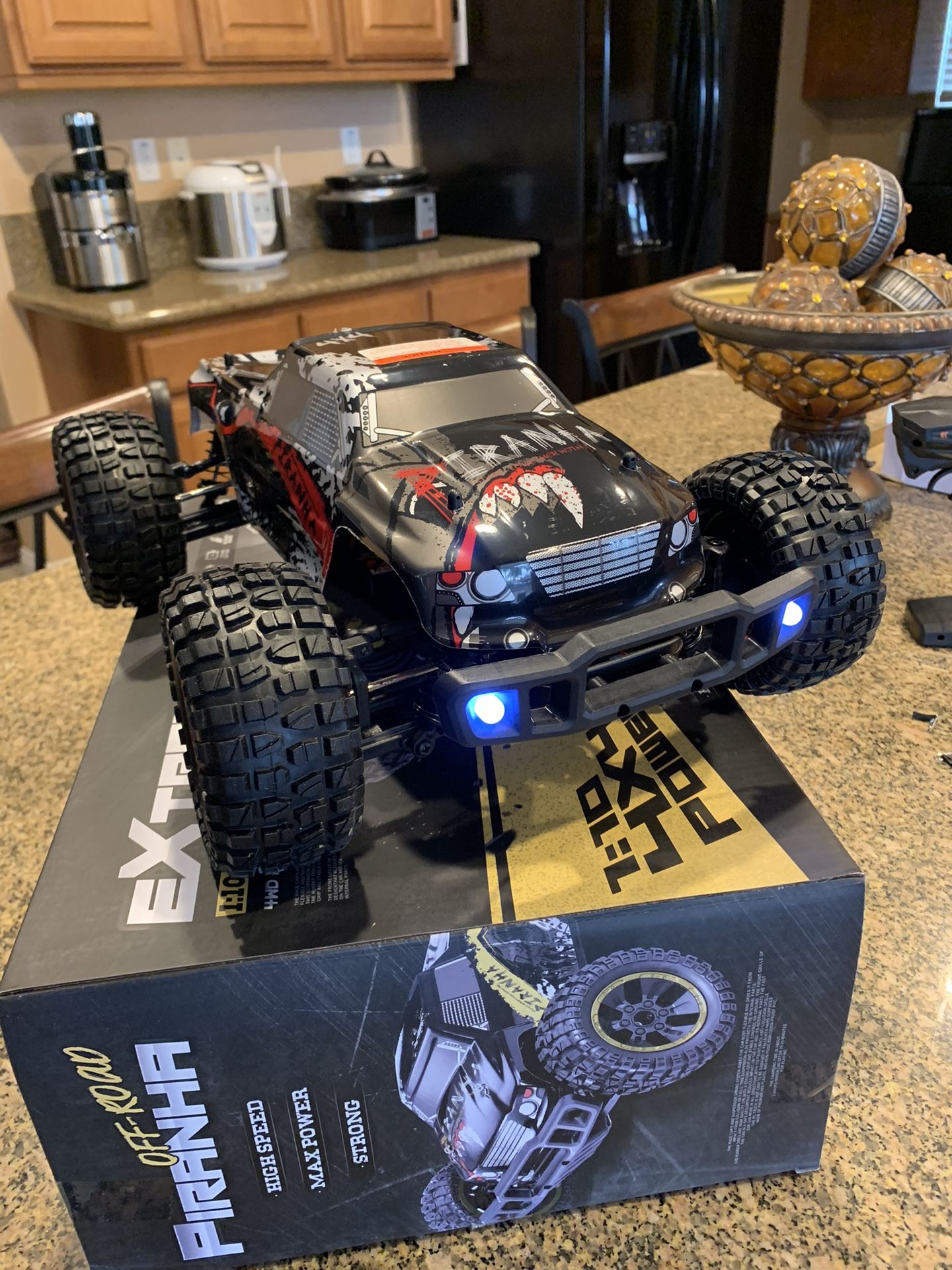 Brand New 1/10 Scale Rc 4x4 Truck With Aluminum Oil Filled Shocks